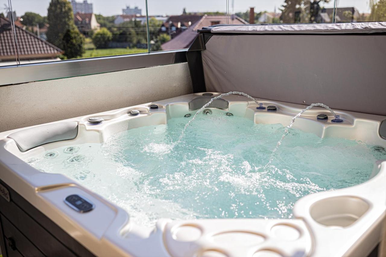 Tahiti Resort Apartments Hajdúszoboszló Екстериор снимка