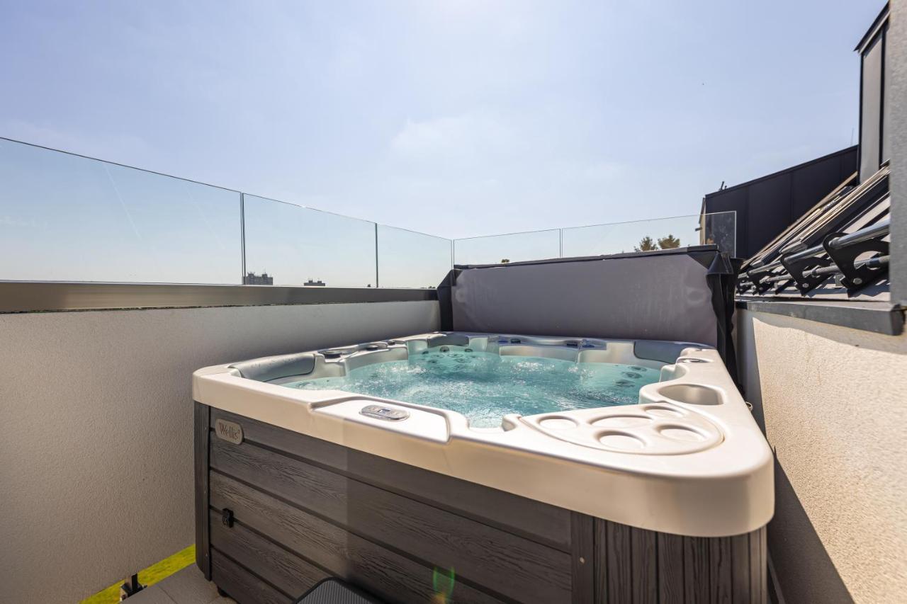 Tahiti Resort Apartments Hajdúszoboszló Екстериор снимка